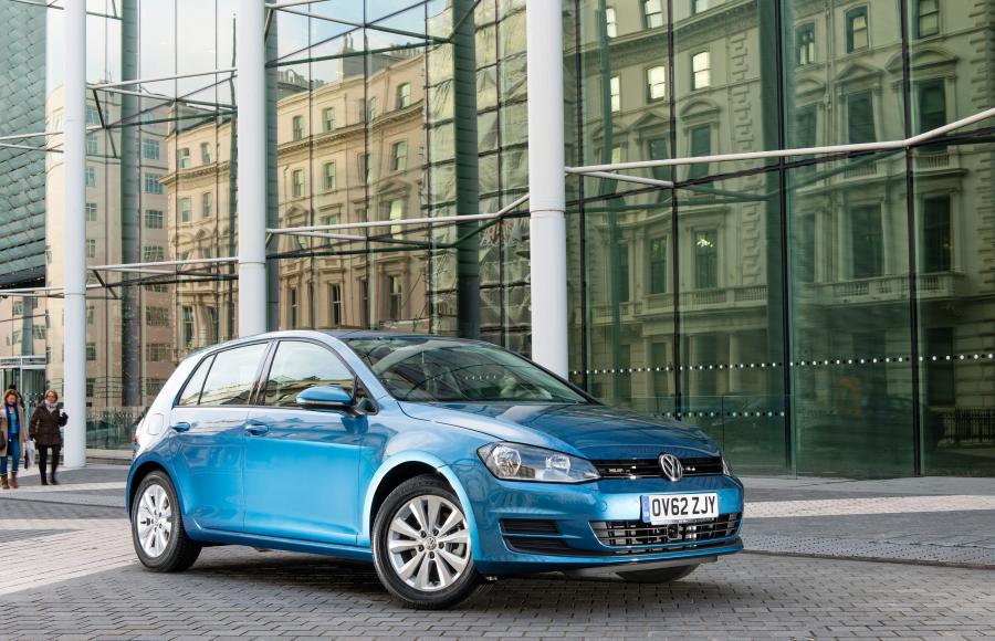  Volkswagen Golf TDi BlueMotion 2012 года  (UK) (фото 41 из 52)